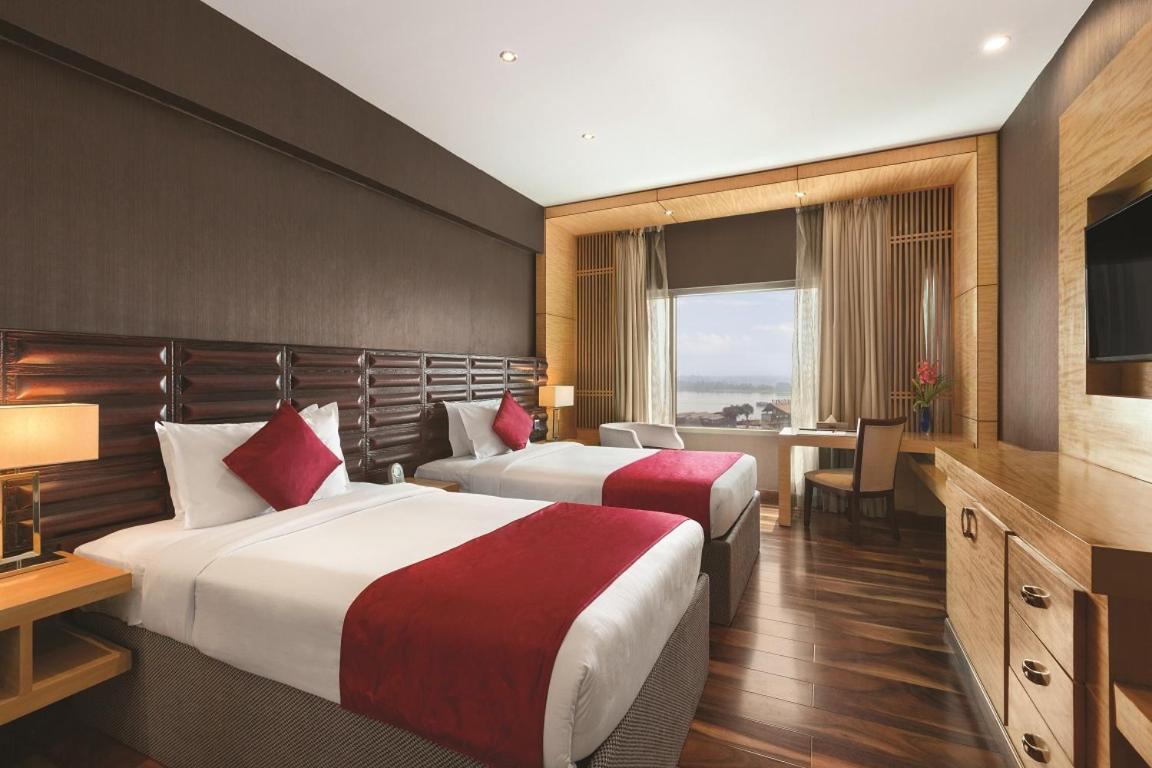 Premium Twin Room Lake View Non-Smoking
