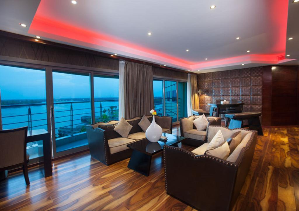 Presidential King Suite Lake View Non-Smoking
