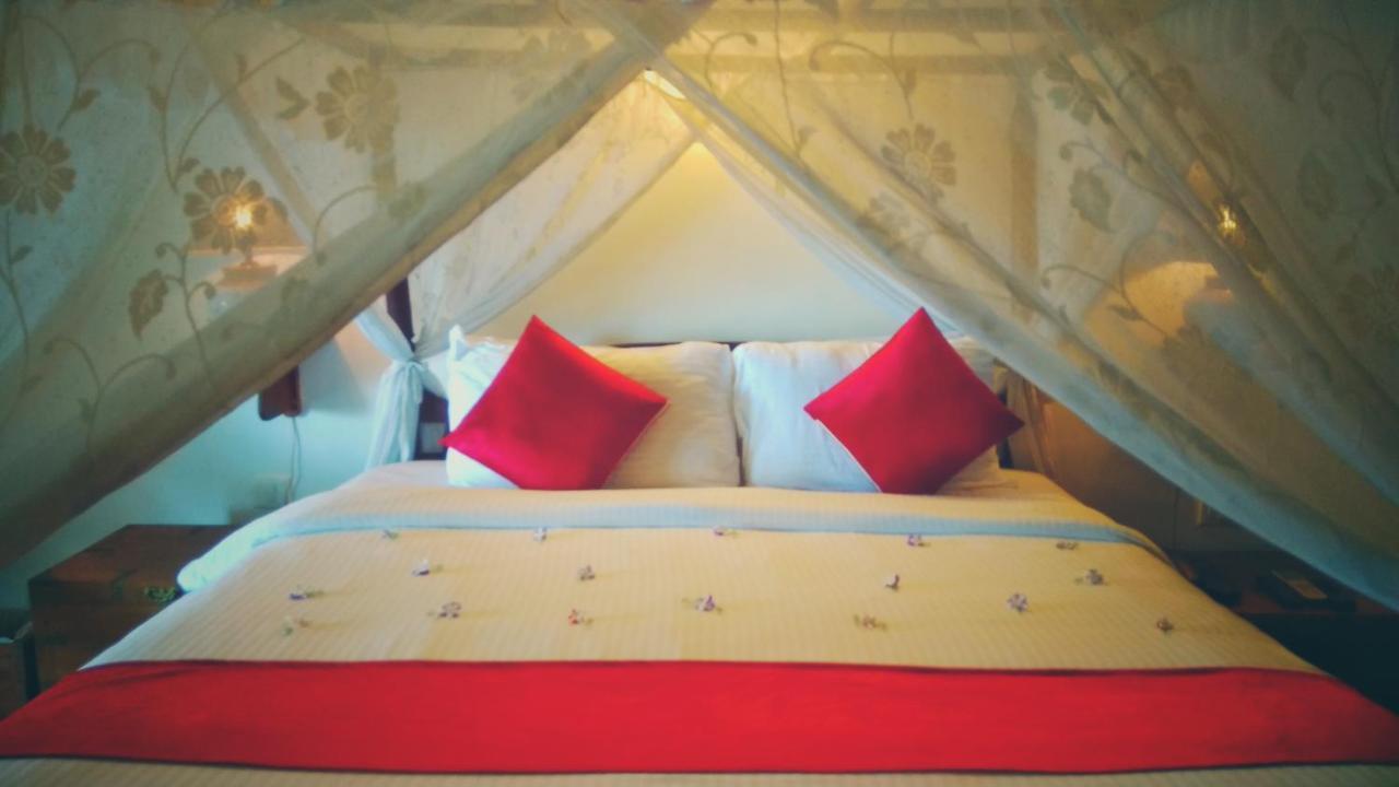 Villa Private Pool Complementary Hi-Tea Experience Village Walk Shikara Cruise 45 minutes